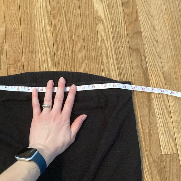 Torrid Black Maternity Capris Relaxed Fit Elastic Waistband - Picture 6 of 8